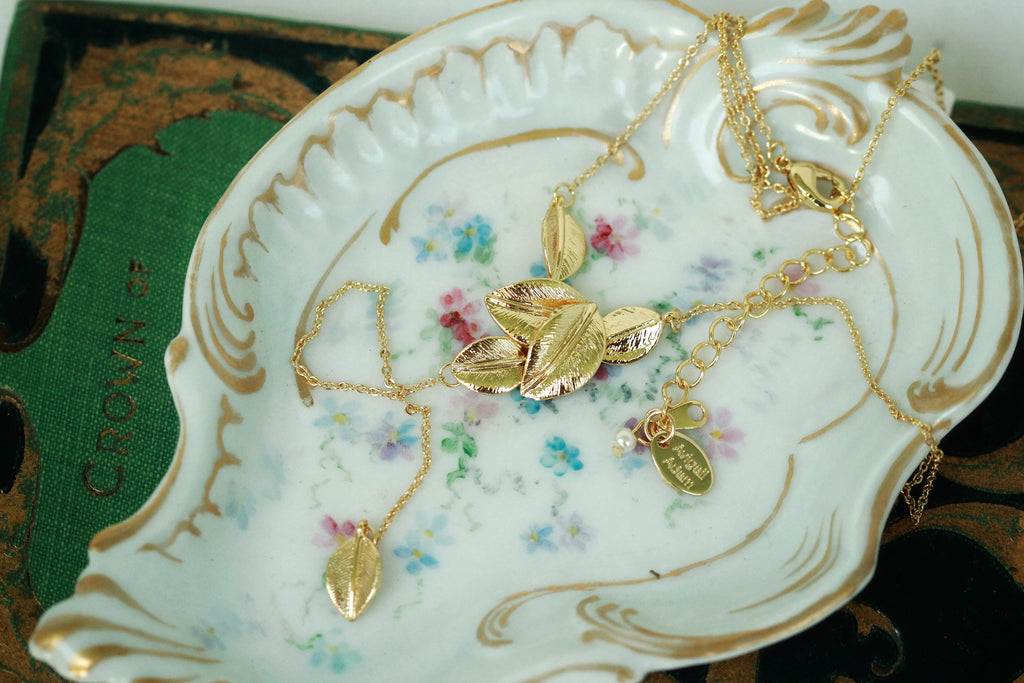 Cluster Leaves Drop Lariat Necklace