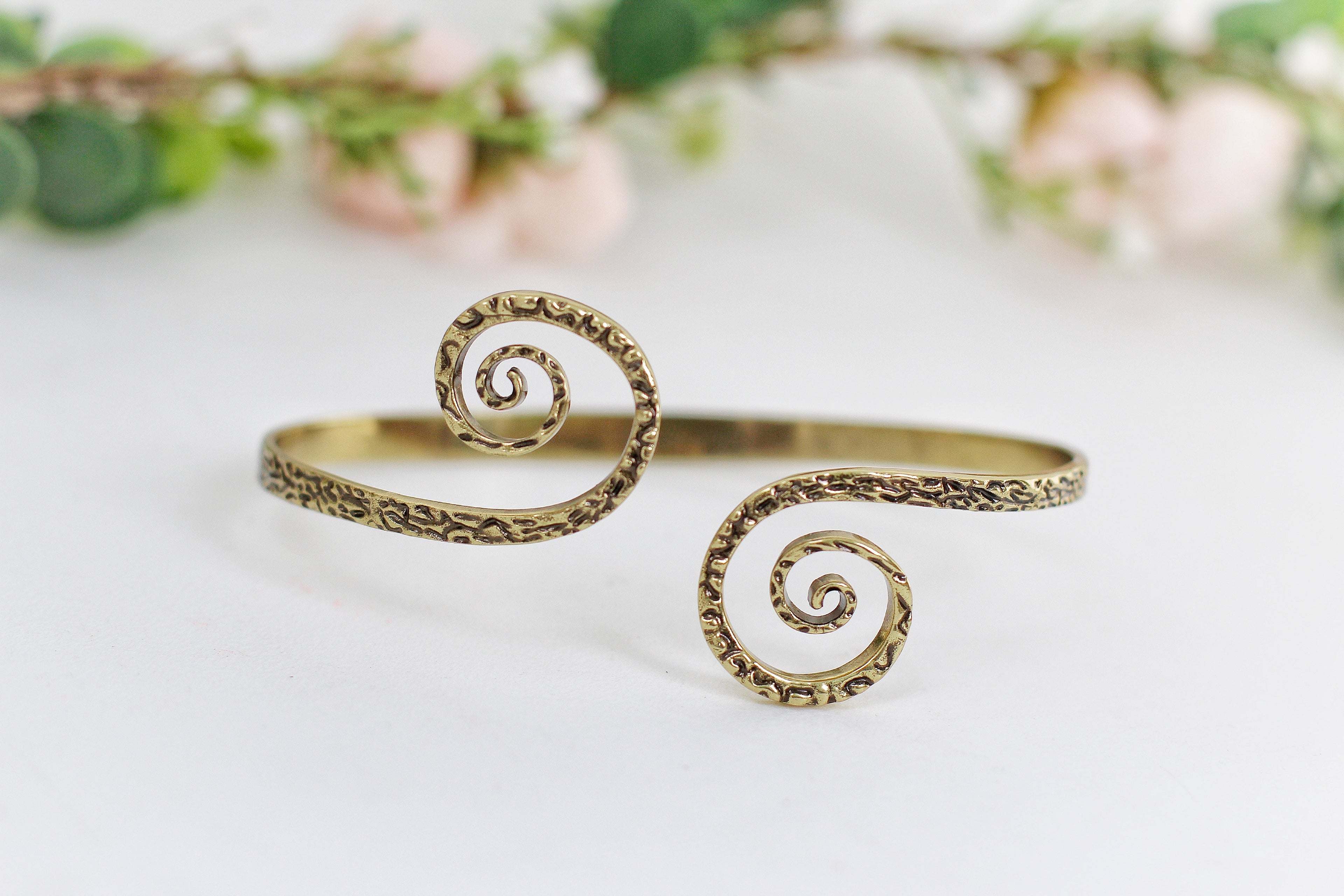 Spiraling Dreams Hammered Armband