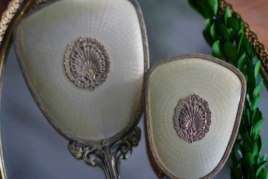 Antique Seashell Nautical Vanity Set